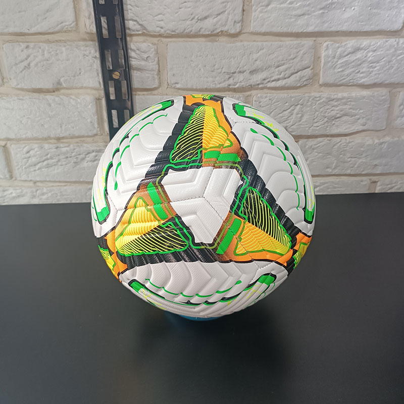 توپ فوتبال سایز 5 کد T-4